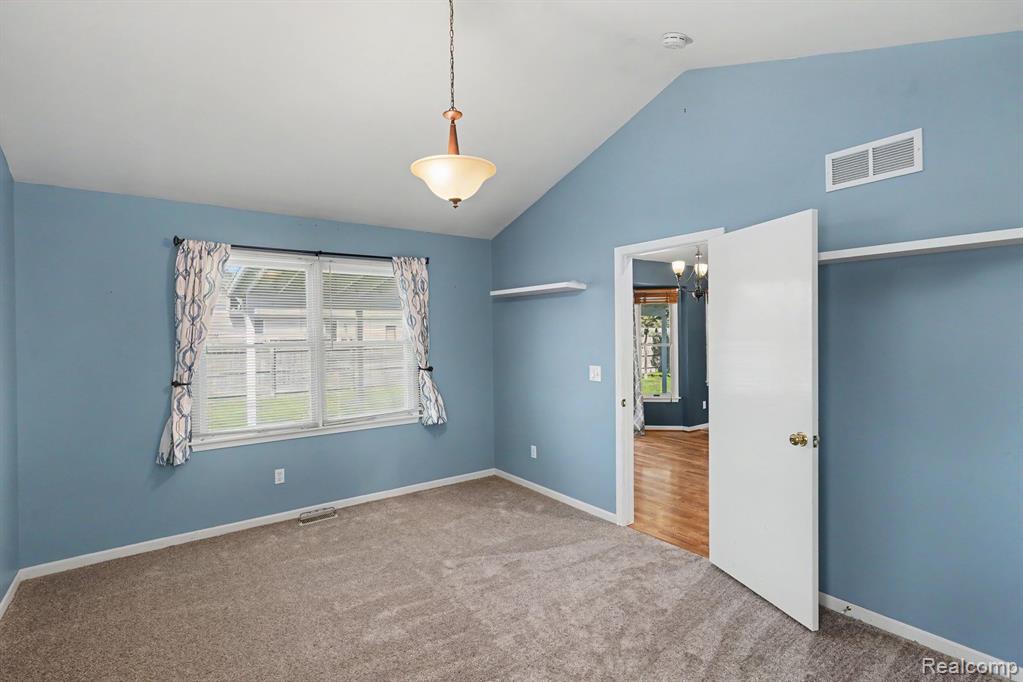 8012 Fox Hollow Road, Goodrich Vlg, MI — Photo 9