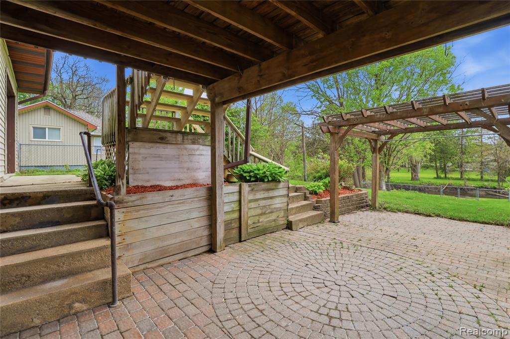 2465 Egelston Avenue, Burton, MI 48509 — Photo 14