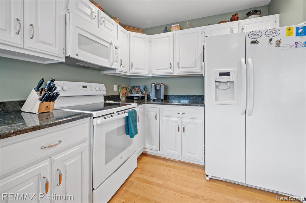 2336 Swans Cove, 7, Fenton, MI 48430 — Photo 15