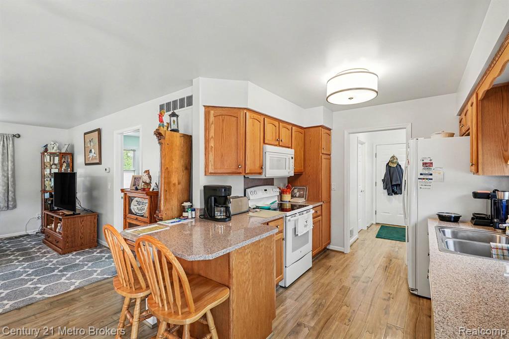 3861 Five Lakes Road, North Branch, MI 48461 — Photo 5