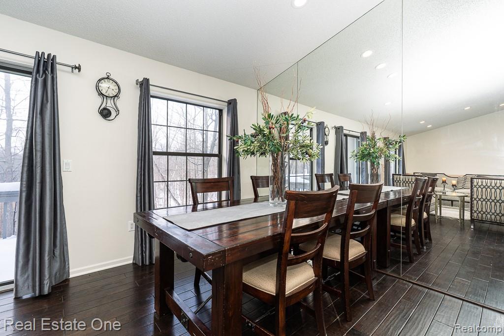 7086 Danbrooke Court, West Bloomfield, MI — Photo 12