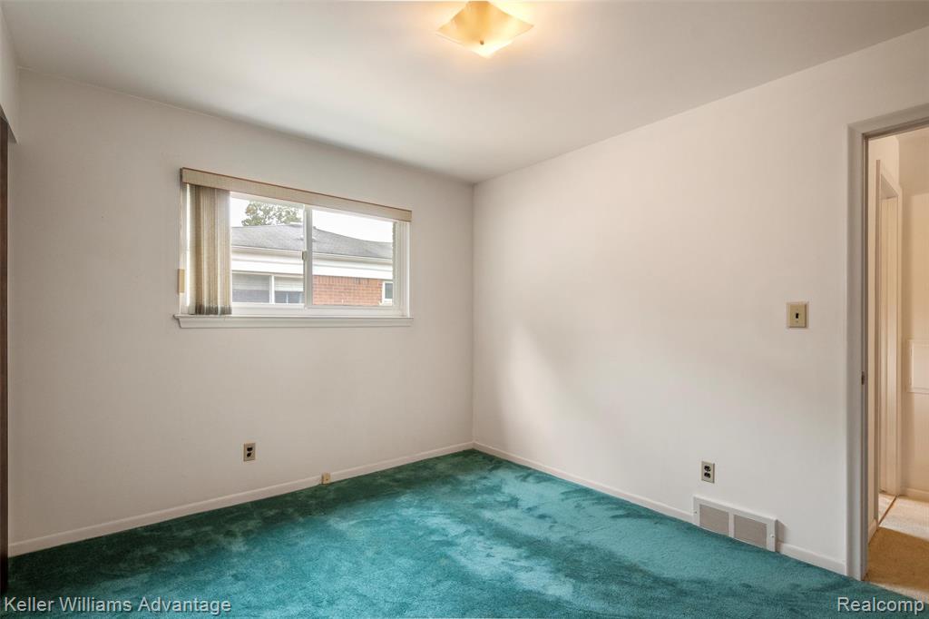 7562 Terri Drive, Westland, MI — Photo 16