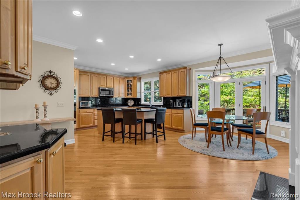 6324 Wildwood Lane, West Bloomfield, MI 48324 — Photo 11