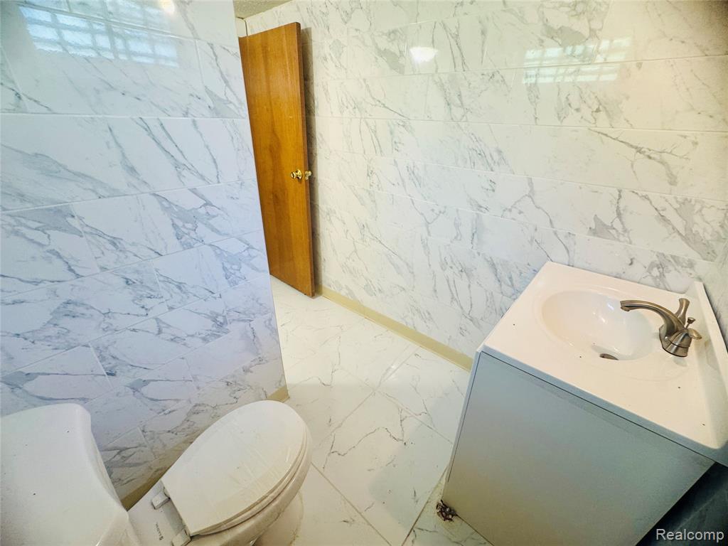 17221 Sunset Street, Hamtramck, MI 48212 — Photo 18