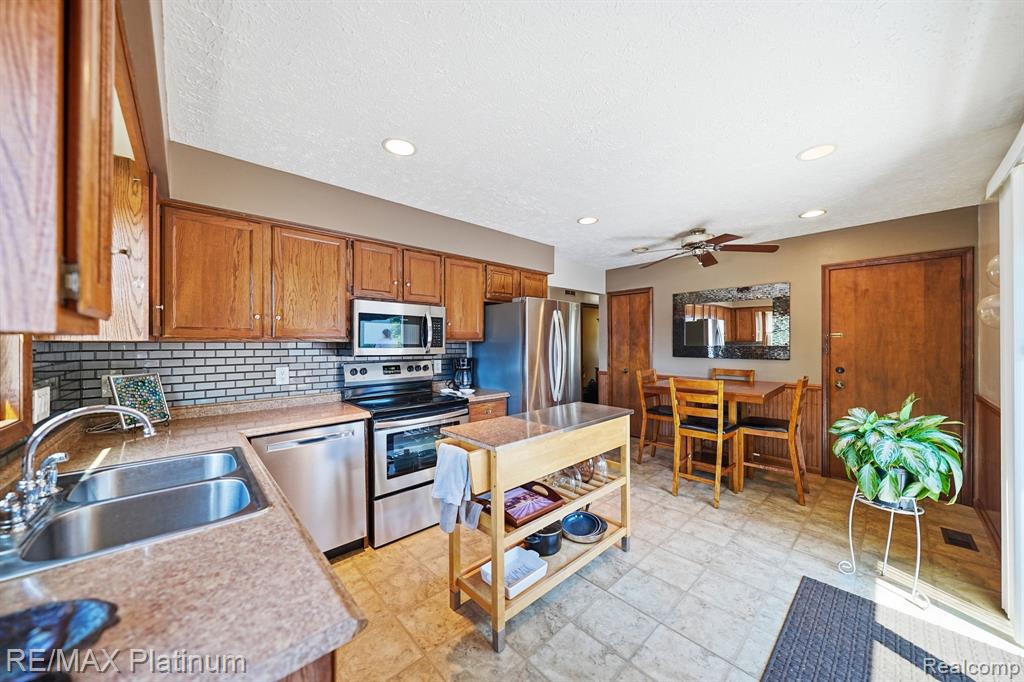 127 S East Street, Fowlerville, MI 48836 — Photo 8