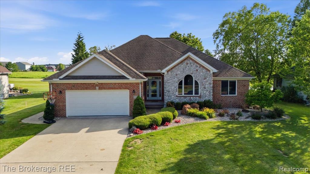 9120 Woodridge Drive, Davison, MI 48423 — front exterior