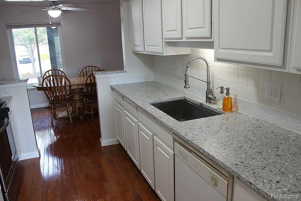 950 NEW HAVEN Court, Northville, MI 48167 — Photo 7