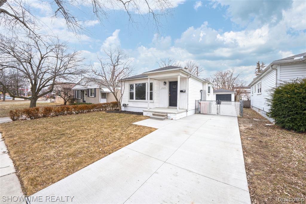 22620 Raven Avenue, Eastpointe, MI 48021 — Photo 2