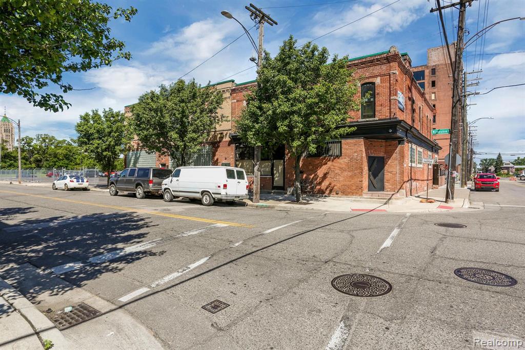 459 E MILWAUKEE Street, Detroit, MI 48202 — Photo 25