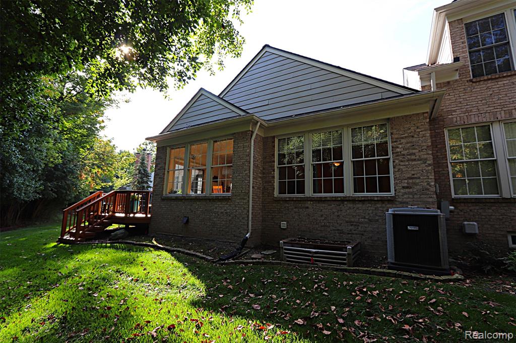 16418 Cypress Court, 54, Northville, MI 48168 — Photo 35