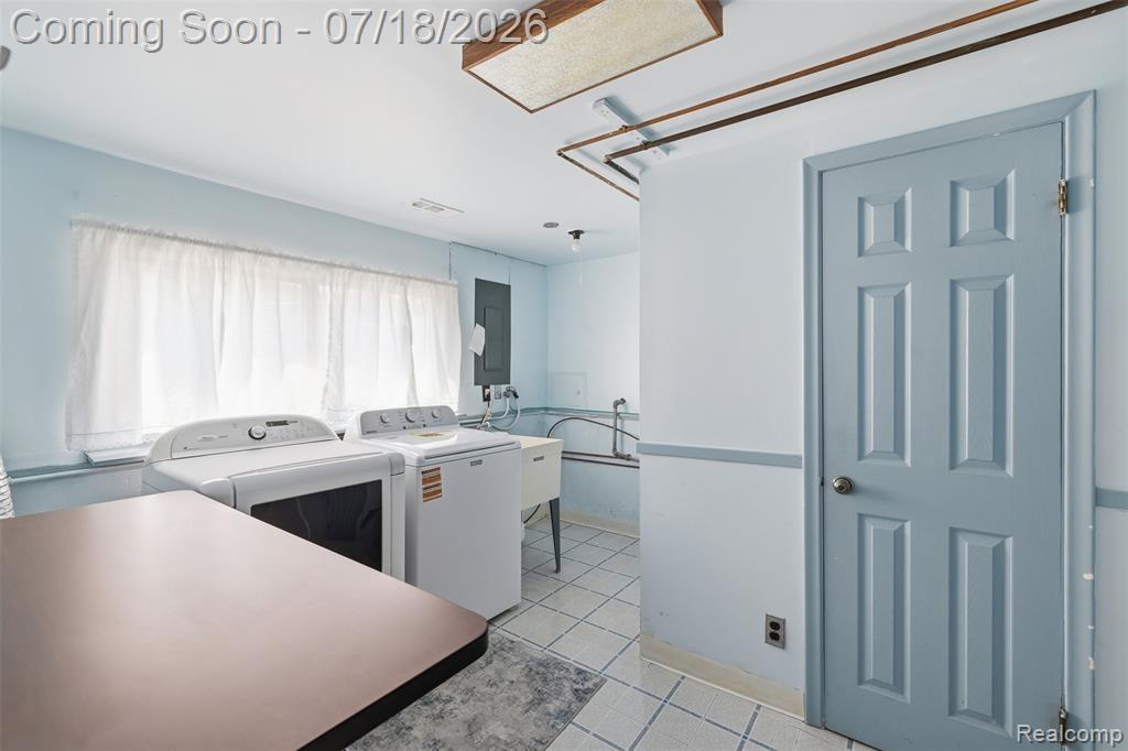 8825 Nebraska Street, Livonia, MI 48150 — Photo 32