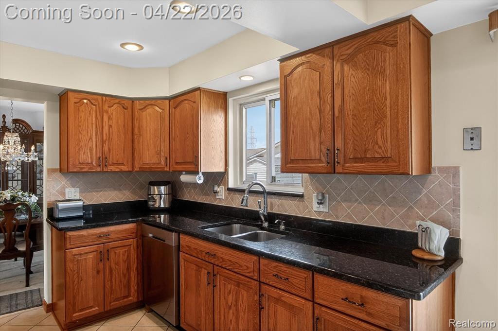 44226 Harsdale Drive, Canton, MI 48187 — Photo 14