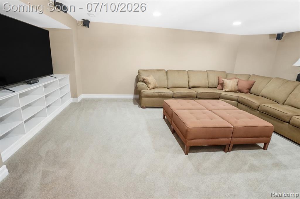 12172 Woodline Drive, Fenton, MI 48430 — Photo 38