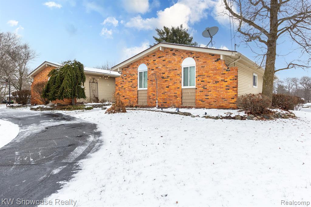 7339 ELLINGROVE Drive, White Lake, MI 48383 — Photo 2