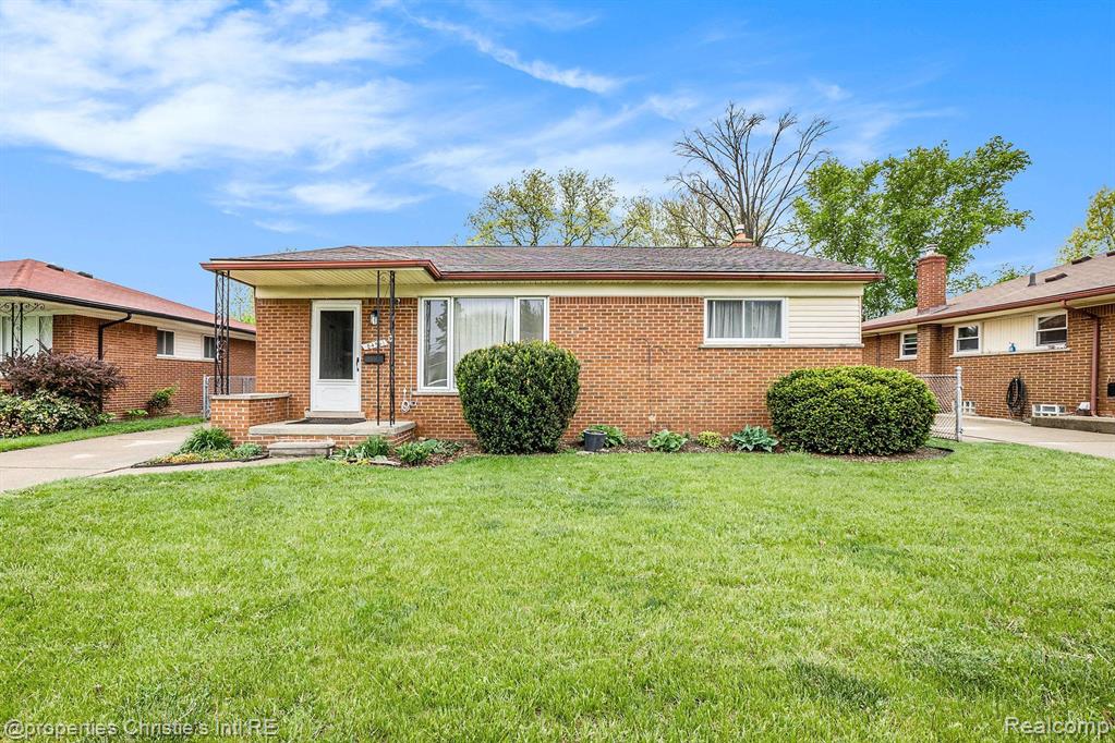 8458 FRANCINE Street, Warren, MI 48093 — Photo 18