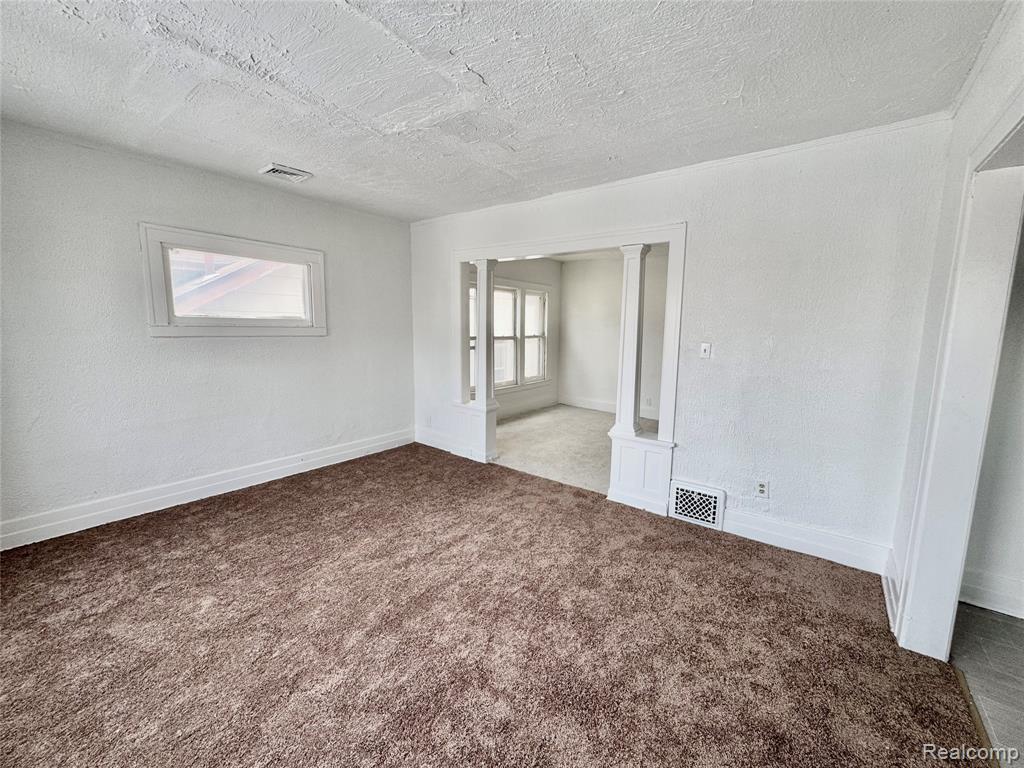 4013 BENITEAU Street, Detroit, MI 48214 — Photo 5
