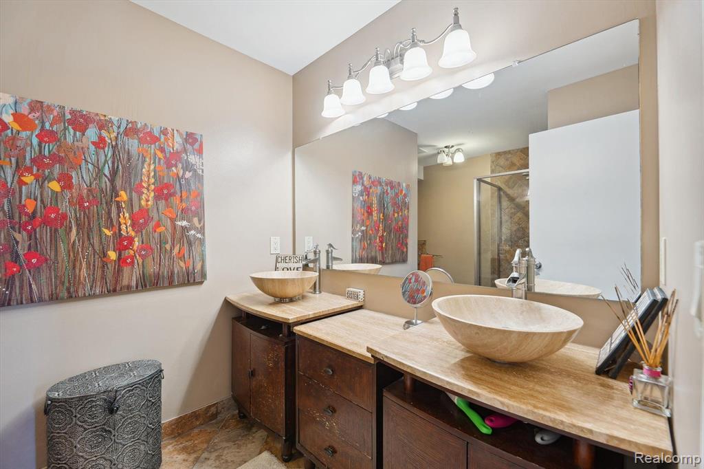 7039 Timberview Trail, West Bloomfield, MI — Photo 46