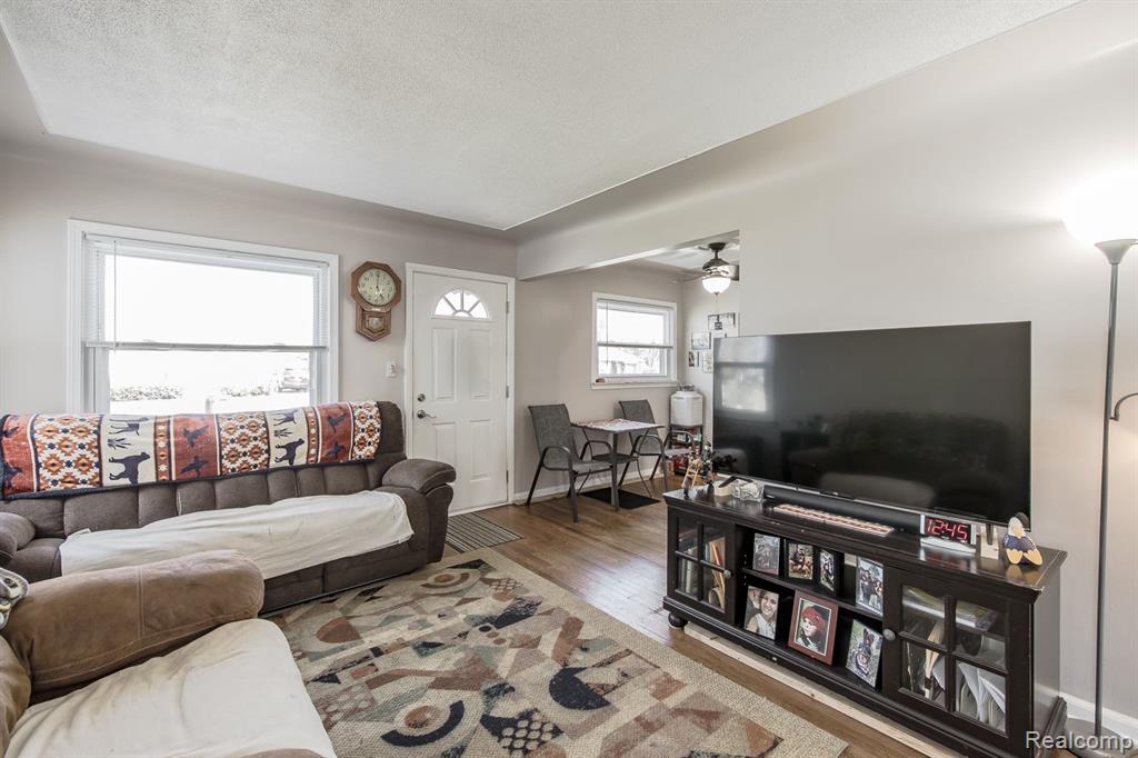 602 E TENNYSON Avenue, Pontiac, MI 48340 — Photo 12