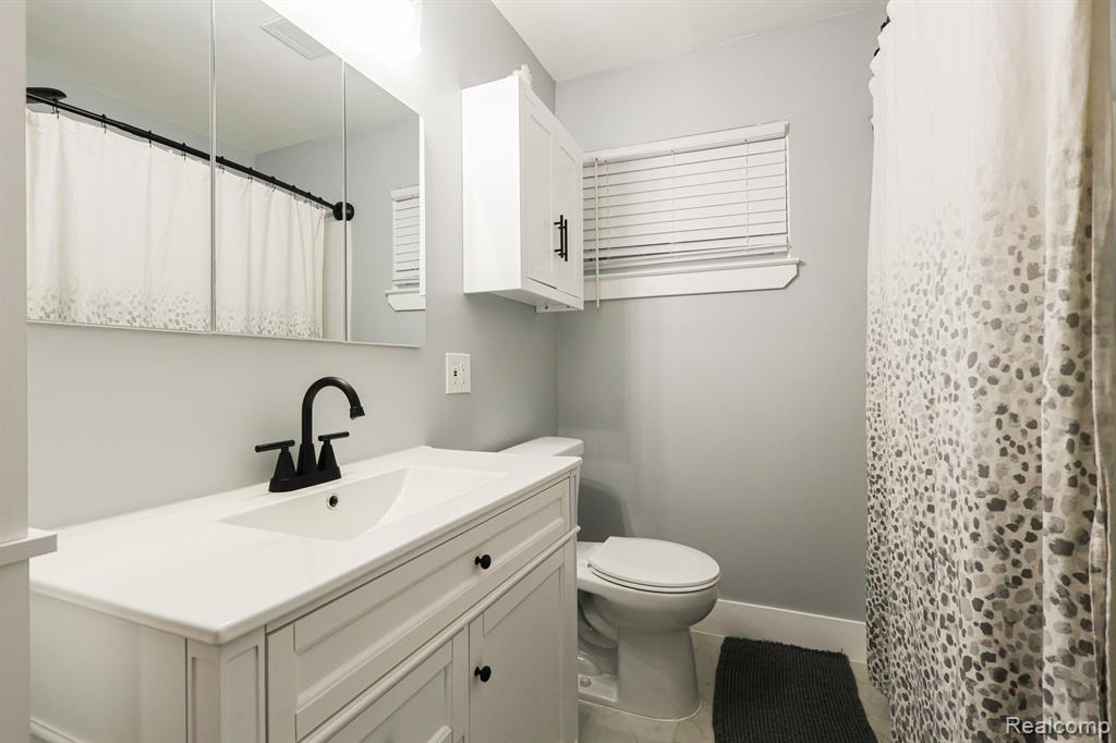 8132 Perrin Avenue, Westland, MI — Photo 7