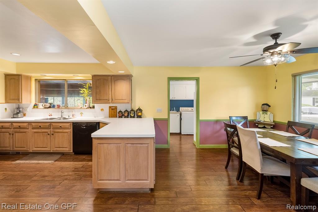 60 MOORLAND Drive, Grosse Pointe Shores, MI 48236 — Photo 19