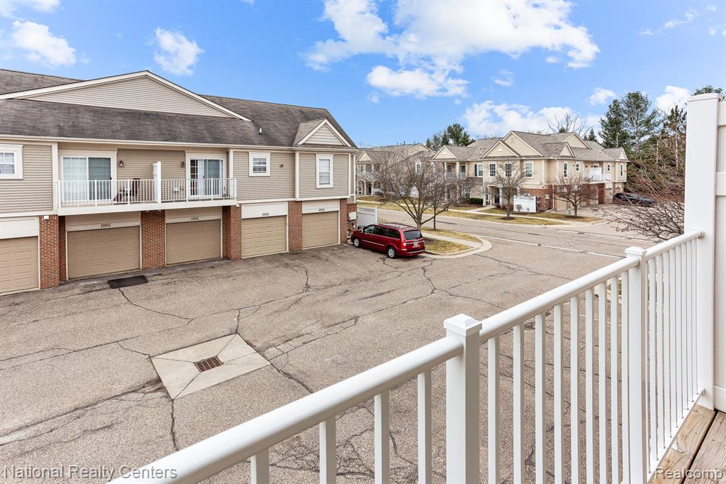 17211 Addington Drive, Commerce Twp, MI 48390 — Photo 22
