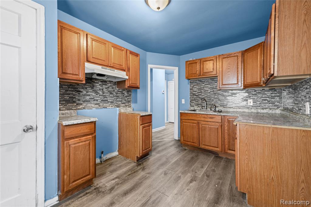 20290 Bradford Street, Detroit, MI 48205 — Photo 11