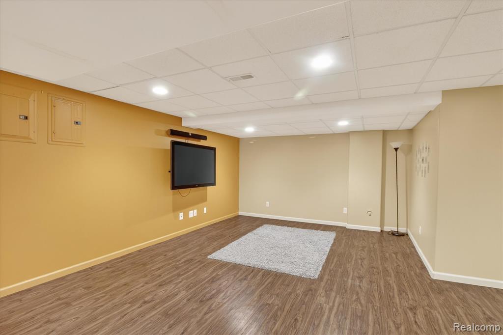 606 Shady Maple Drive, Wixom, MI 48393 — Photo 36