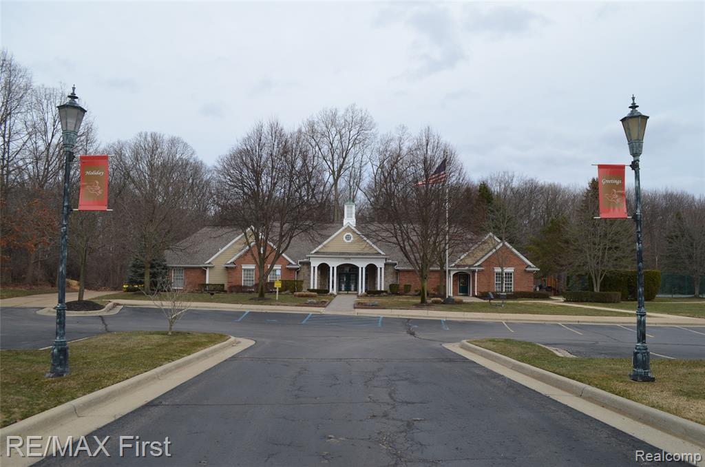 4287 Berkshire Drive, Sterling Heights, MI 48314 — Photo 28