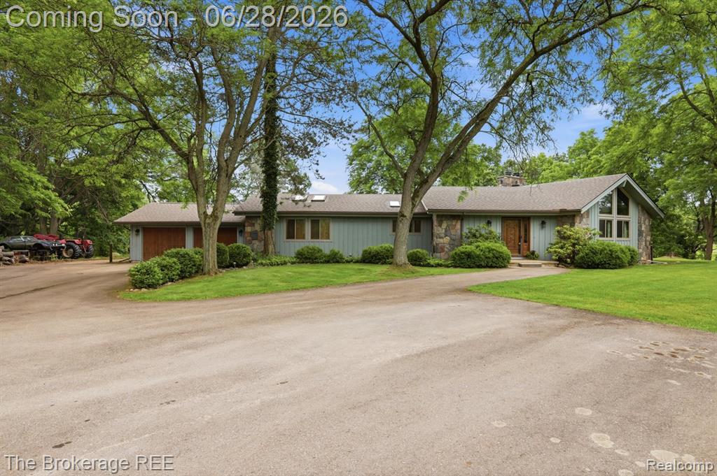 8475 Knox Road, Clarkston, MI 48348 — front exterior