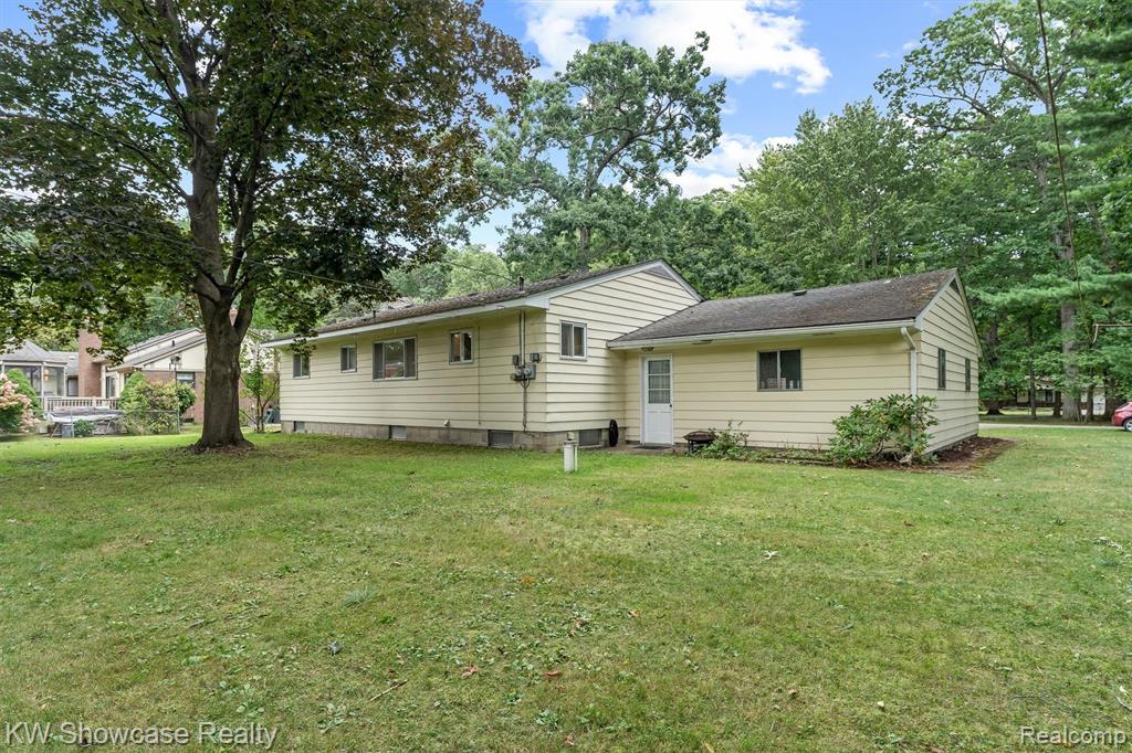 1445 Mariposa Drive, Wixom, MI 48393 — Photo 7
