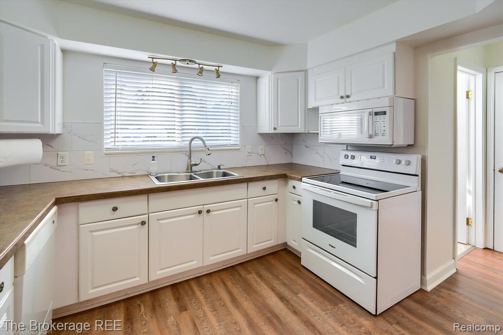 527 Amesbury Drive, Davison, MI 48423 — Photo 15