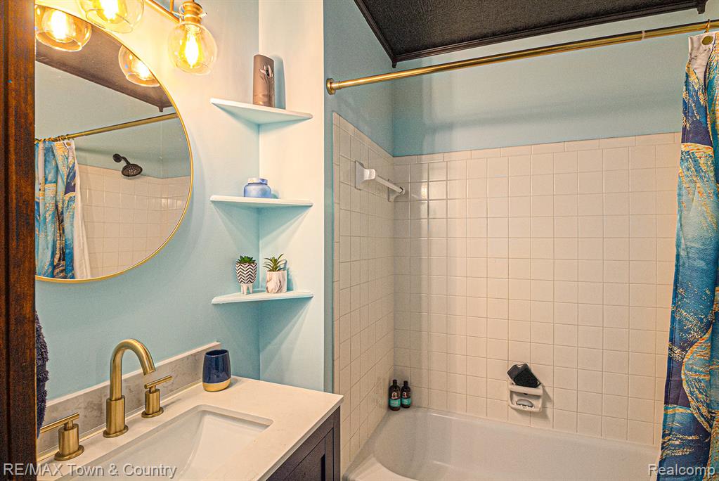 813 Birchwood Drive, Flushing, MI 48433 — Photo 23