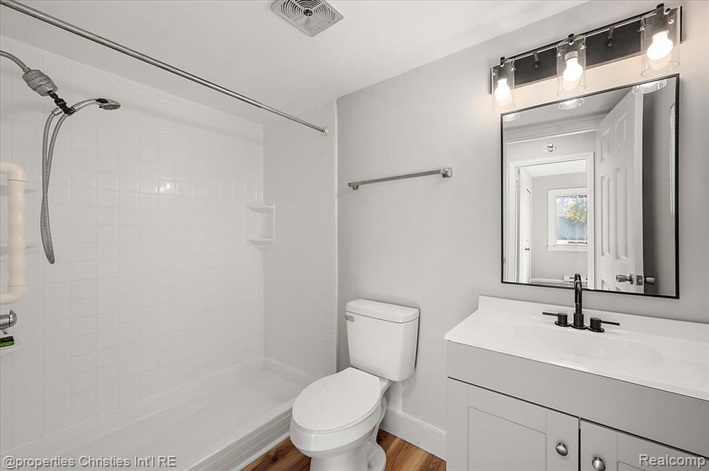 7040 Villa Drive, 2, Waterford, MI 48327 — Photo 13