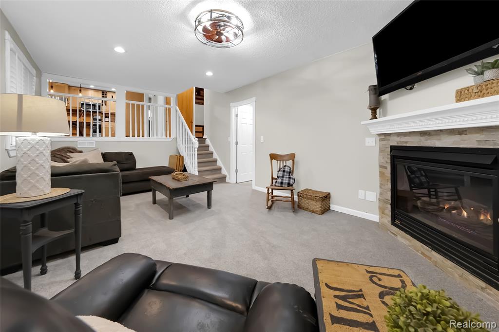 809 Holly Bush Drive, Holly, MI 48442 — Photo 21