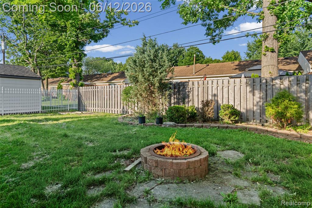 30772 J Carls Street, Roseville, MI 48066 — Photo 4
