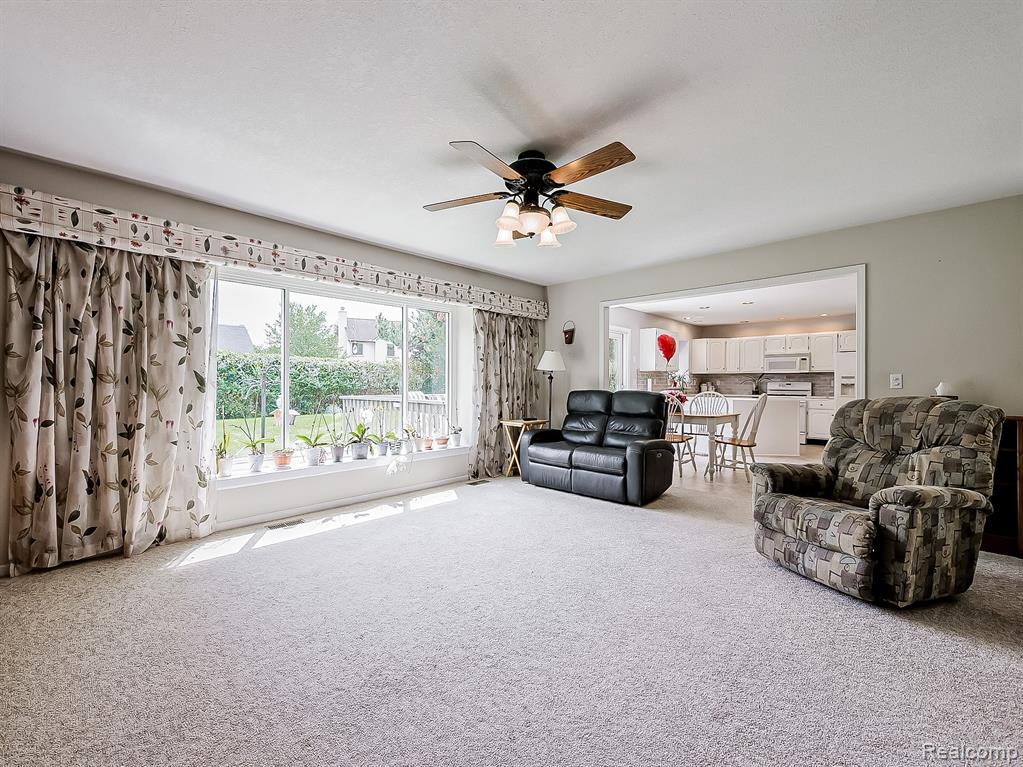 1394 MIDDLEWOOD Drive, Saline, MI 48176 — Photo 13