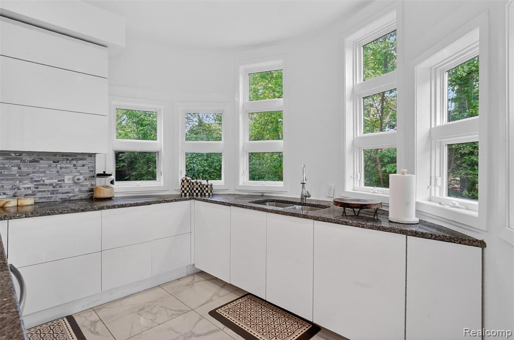 4845 Bryn Mawr Drive, Bloomfield Hills, MI 48301 — Photo 13