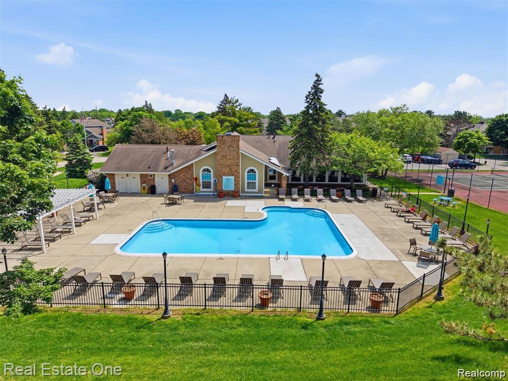 6617 Chimney Sweep, West Bloomfield, MI — Photo 31