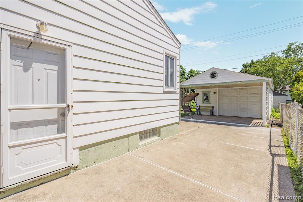 33441 Leona Street, Garden City, MI — Photo 31