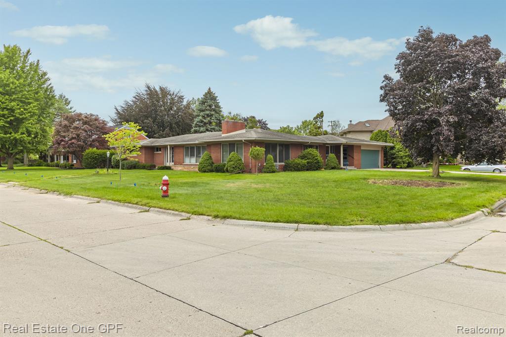 60 MOORLAND Drive, Grosse Pointe Shores, MI 48236 — Photo 62