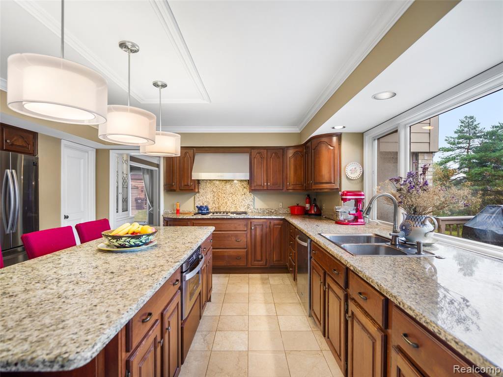 5724 Murfield Drive, Rochester, MI 48306 — Photo 48
