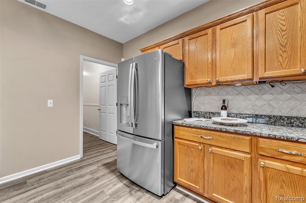 5589 TWIN OAKS Drive, Sterling Heights, MI 48314 — Photo 22