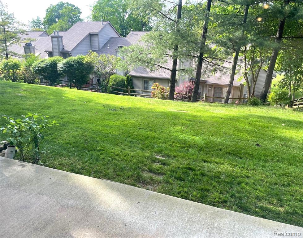 902 RIDGE Court, 122, Brighton, MI 48116 — Photo 9