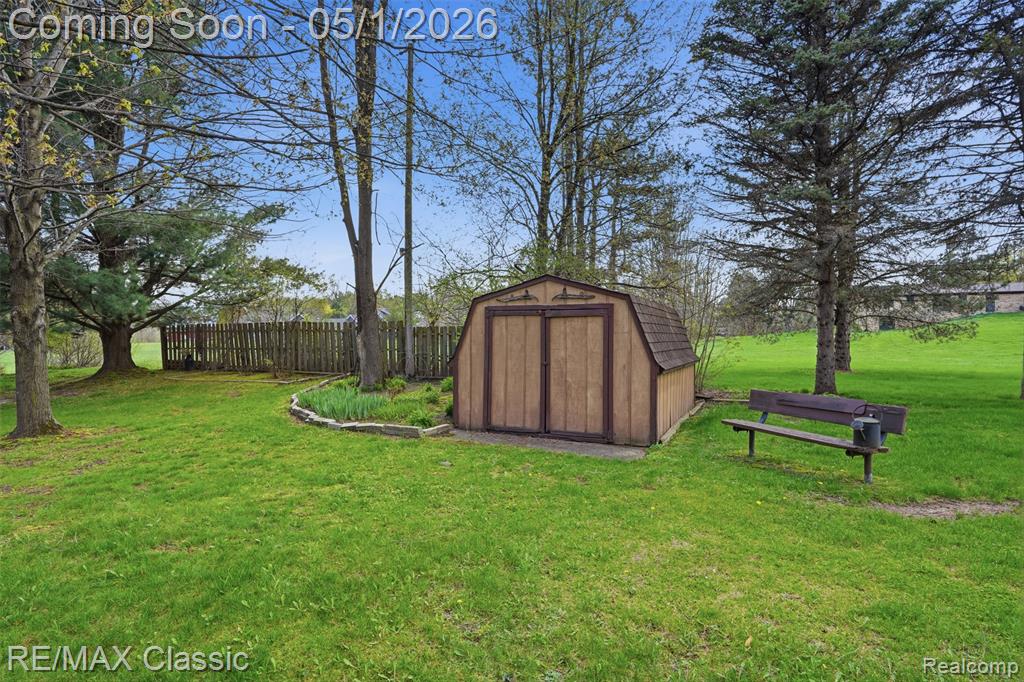 4134 Sleeth Road, Commerce Twp, MI 48382 — Photo 9