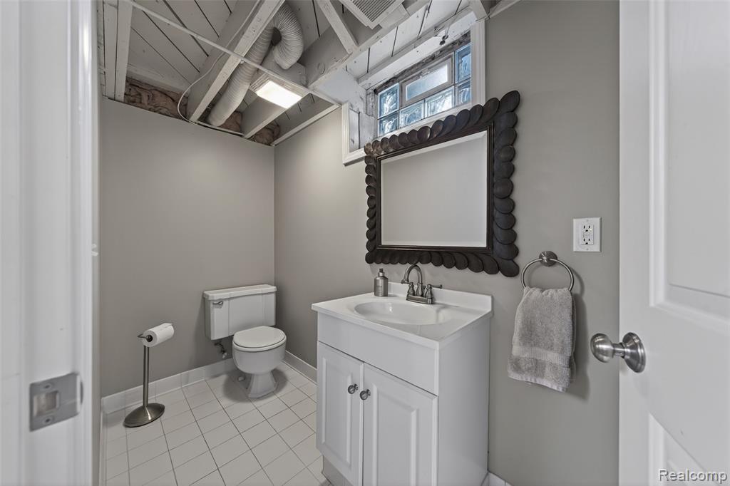 16265 Locherbie Avenue, Beverly Hills, MI 48025 — Photo 35