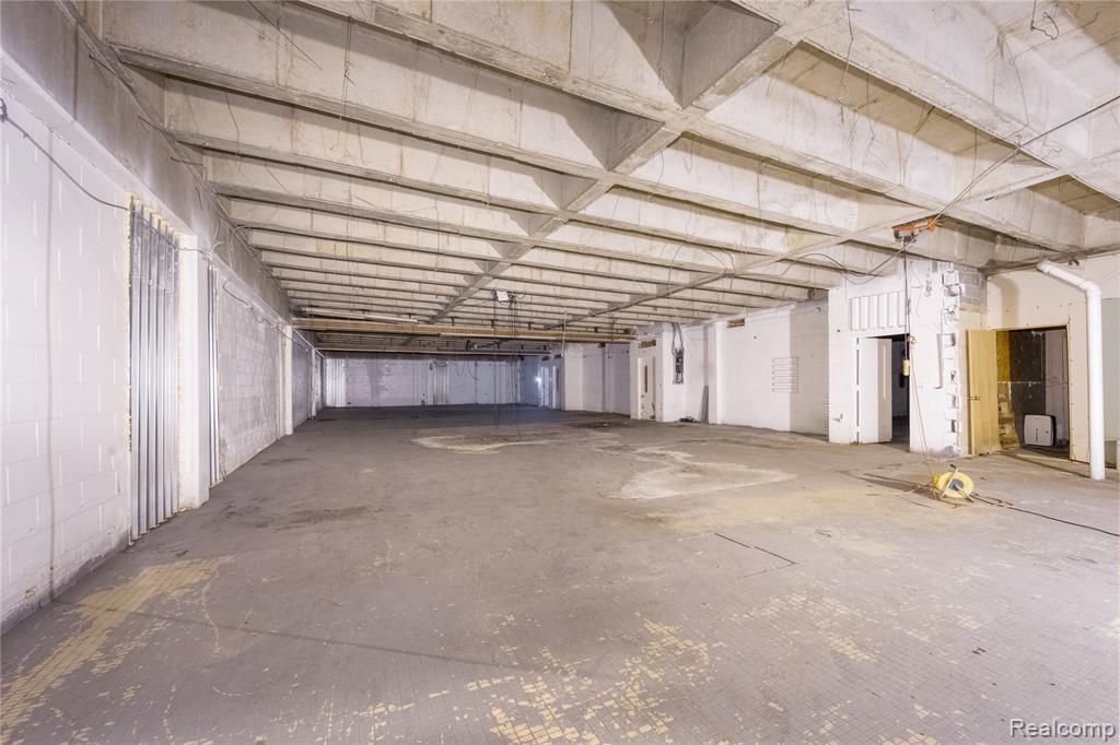 531 E 7 Mile Road, Highland Park, MI 48203 — Photo 10