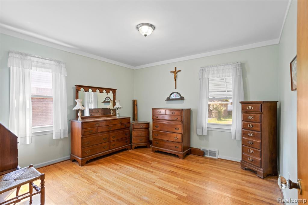 504 E LA SALLE Avenue, Royal Oak, MI 48073 — Photo 12