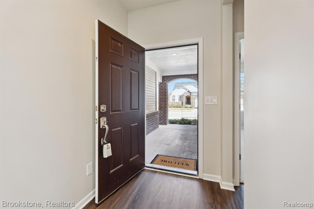 527 HOLMDALE Way, Ann Arbor, MI 48108 — Photo 6