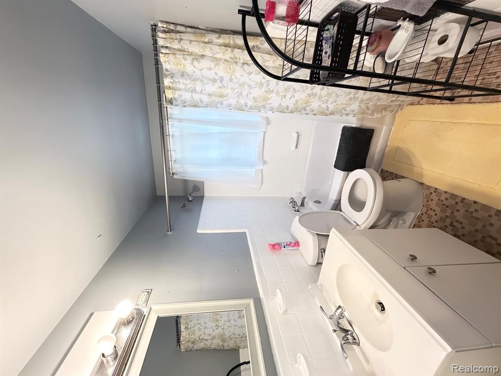 701 Algonquin Avenue, Flint, MI 48507 — Photo 22