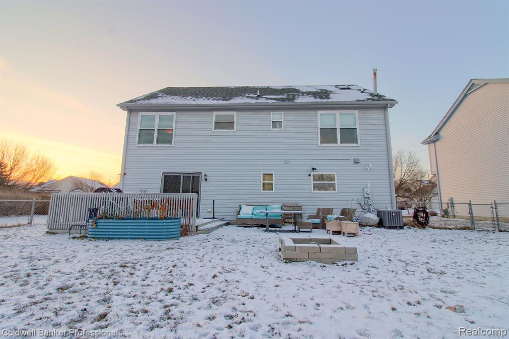 6647 ROBINDALE Drive, Ypsilanti, MI 48197 — Photo 26